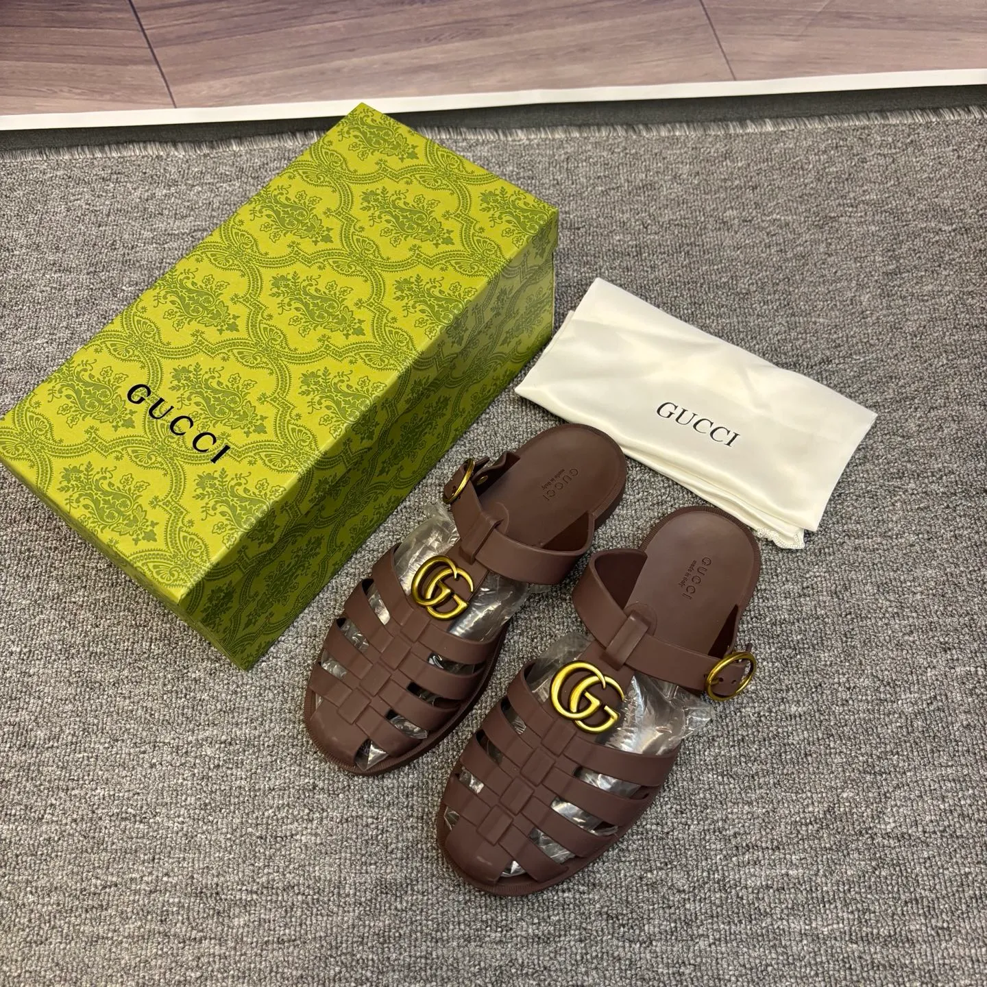 Men's shoes 260💰 [Gucci] Counter quality, top-quality original goods, real photos! Original TPU material, fine workmanship, comfortable; genuine 1:1 replica Size: 38 ~ 46